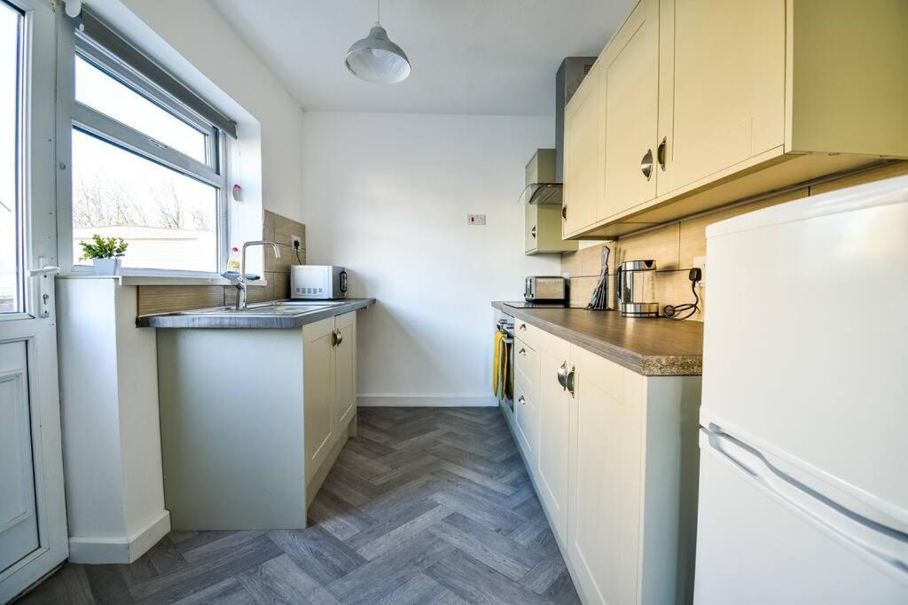 Marykirk Bungalow Workstays Uk Thornaby on Tees Exterior photo